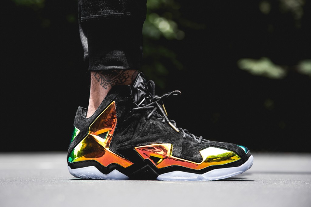 nike-lebron-11-ext-qs-kings-crown-1