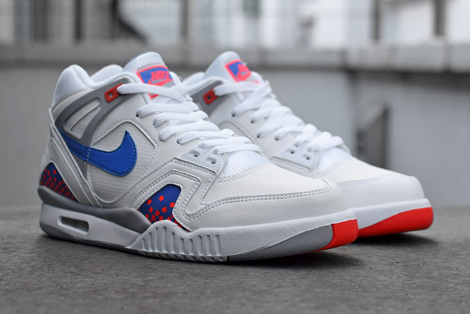 1-Nike-TechChallengeII-squares crooked tongues