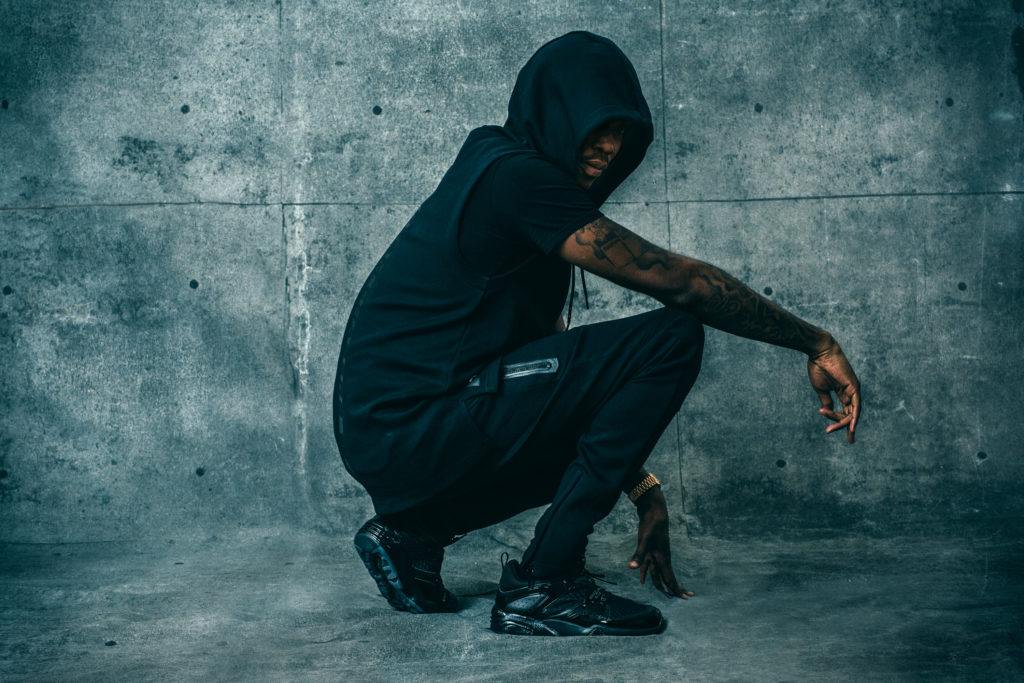 16AW_SP_Portrait_Black_Blaze_0122_RGB