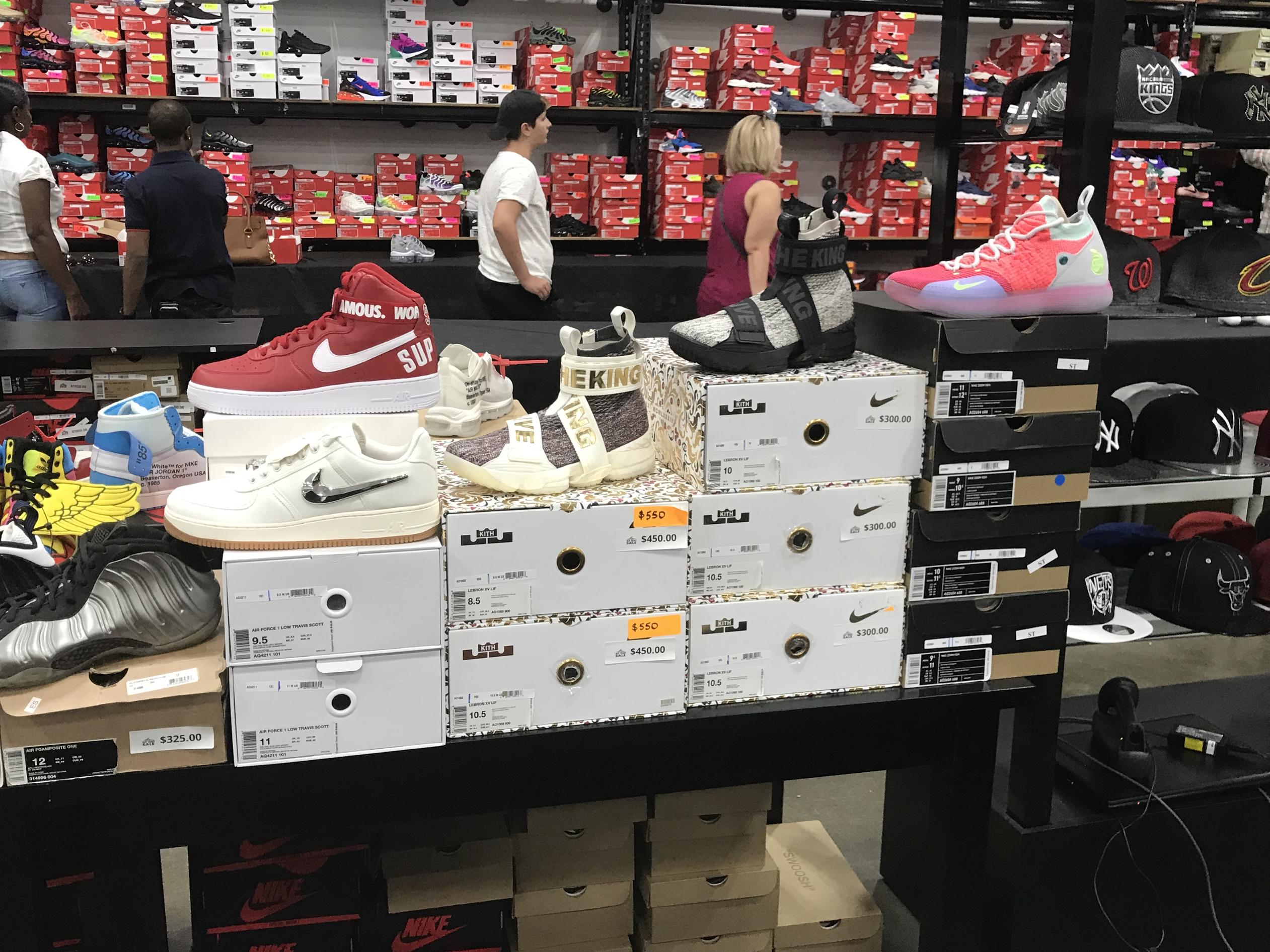 sneaker warehouse melville